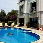 מלון Maira Beach בודרום