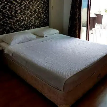 Ξενοδοχείο Maira Beach 5*